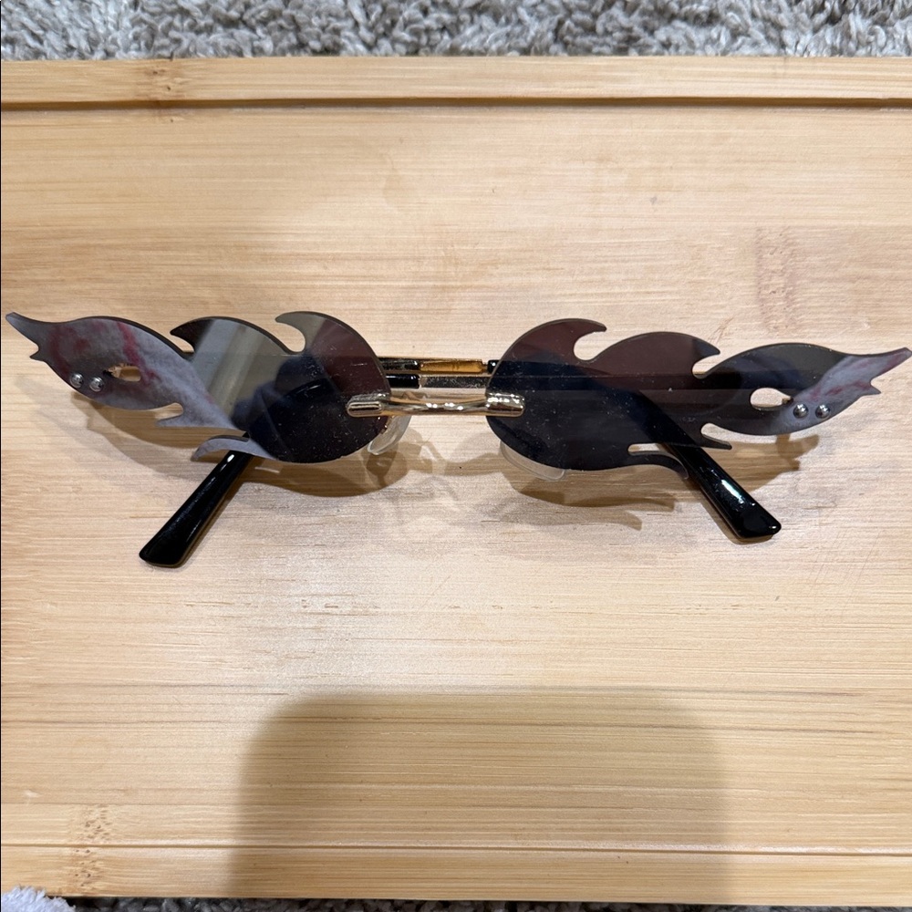 SHEIN Black Flame Sunglasses